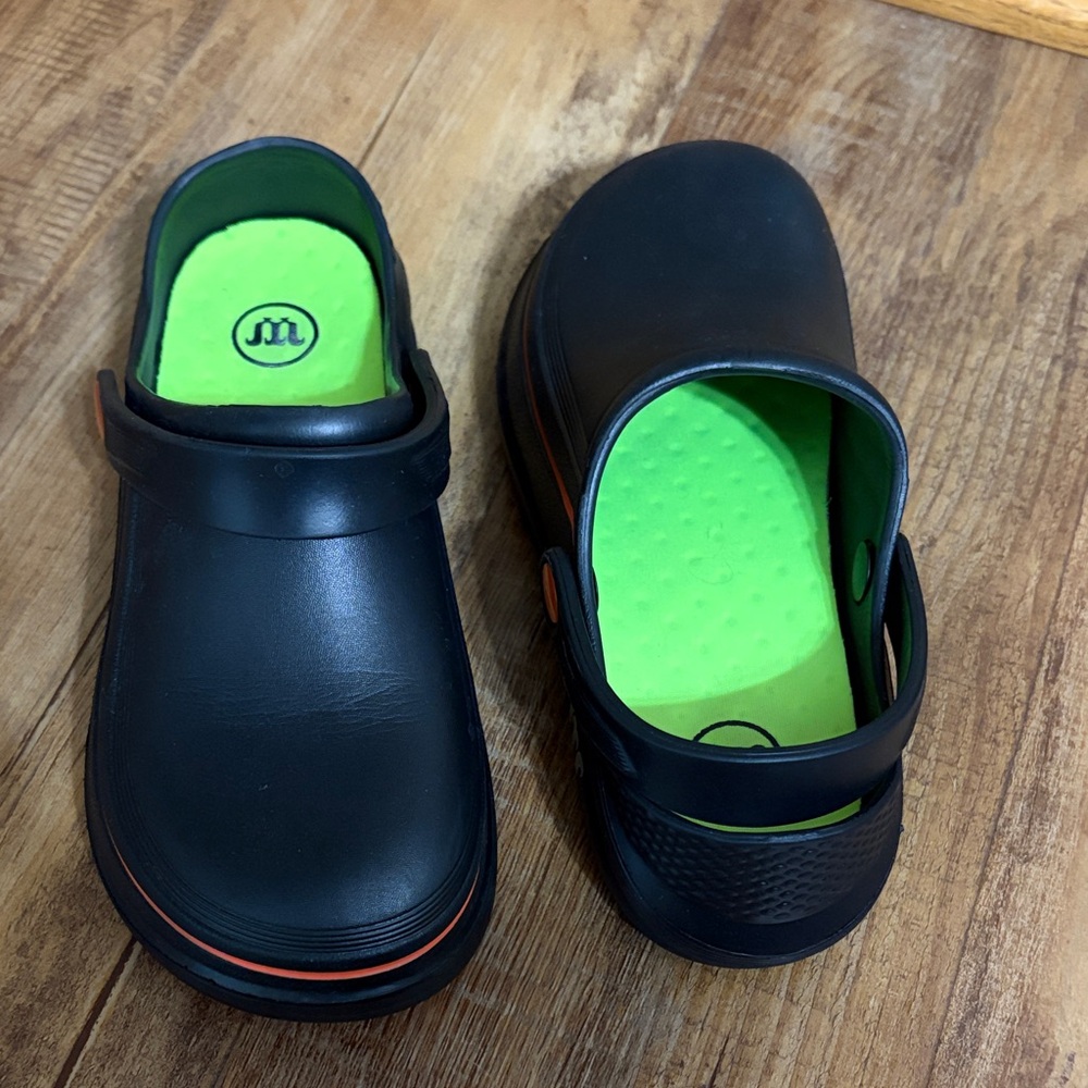 Deedlite black lightweight, slip resistant waterproof clogs work shoes size 7 - Picture 6 of 8